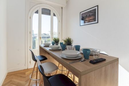 Spacious room in Plaza de Santa Ana - Photo 4