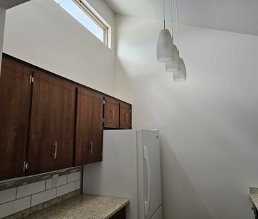 Top Floor! - Photo 6