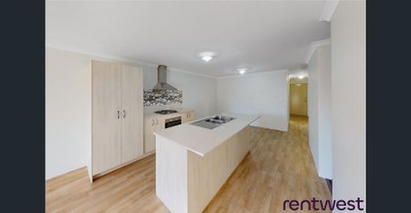 IMMACULATE & LOW MAINTENANCE - Photo 4