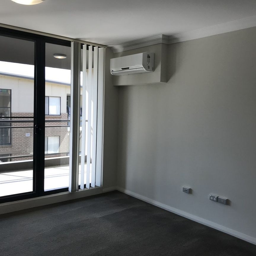 Modern 1 Bedroom Apartment for lease , close to Stockland Mall and Business Park - Photo 1