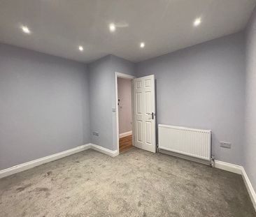 1 Bed Flat, Down, E11 - Photo 6