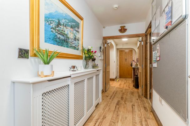 1 bedroom room to rent Milton Drive, Shepperton, TW17 - Photo 1