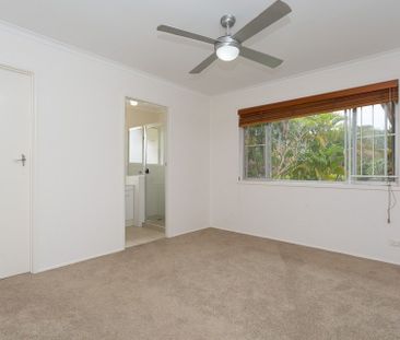 Family Home Close to Everything! - Photo 5