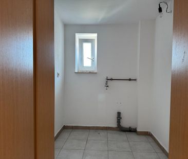 hübsche 4-Raum-DG-Wohnung mit Einbauküche - Photo 1