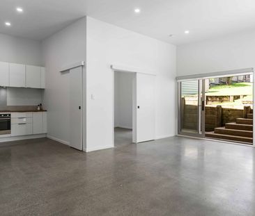 High-end One-Bedroom apartment in Meadowbank! - Photo 2