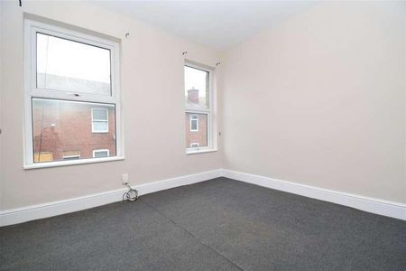 Portland Street, Wakefield, WF1 - Photo 3