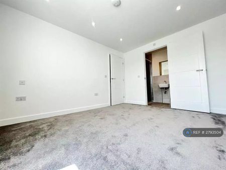 2 bedroom terraced house to rent - Photo 4