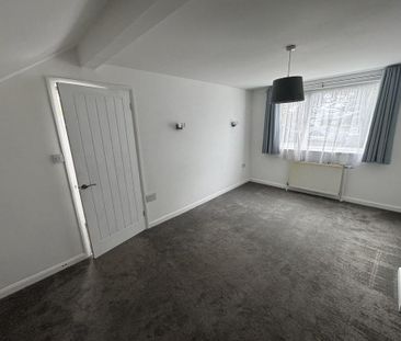 2 bedroom semi-detached bungalow to rent - Photo 6