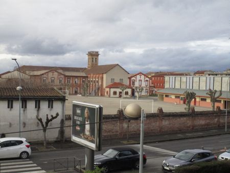 Location Appartement 4 pièces 67m² - Photo 4