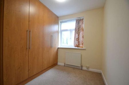 Cranford Avenue, Stanwell, TW19 - Photo 4