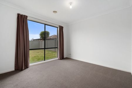 24 Macquarie Close, Delacombe - Photo 4