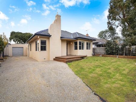 77 Nepean Highway, Mentone VIC 3194 - House For Rent | Domain - Photo 3