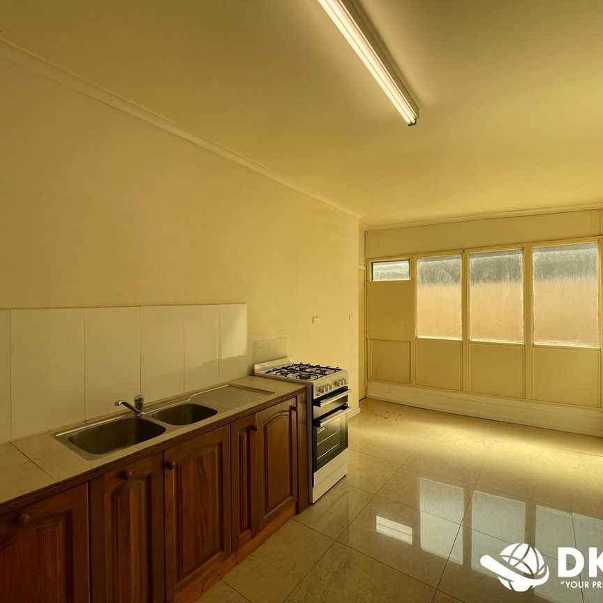 Located in the Heart of Braybrook, - Photo 1