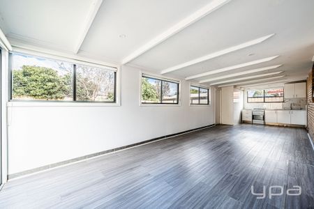 Charming Home in Prime Hoppers Crossing Location! - Photo 5