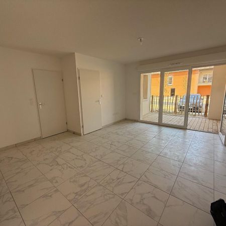 location Appartement T2 DE 46.6m² À CASTELGINEST - Photo 3