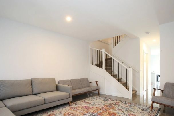 4 Pomeranian Lane, - Photo 1