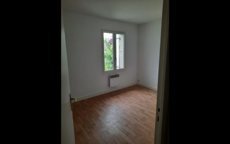 Location Maison 4 pièces 83 m² Paulnay - Photo 3