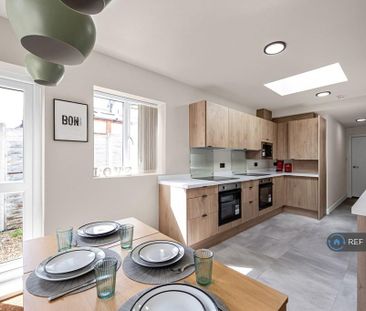 1 bedroom in a house share to rent - Photo 3