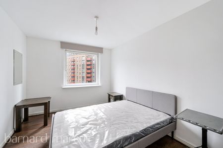 The Blenheim Centre, Hounslow, Prince Regent Street - Photo 5