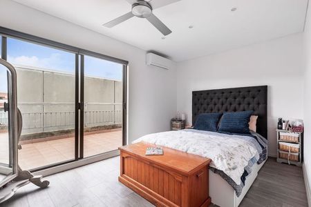 Recently Renovated to the Highest Standard - Photo 2