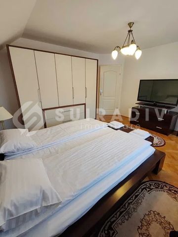 Apartament cu scara interioara, parcare- Europa - Photo 2