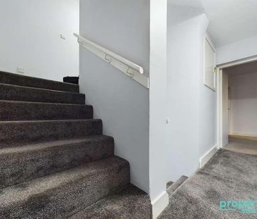 Lenzie Place, Springburn, Glasgow, G21 - Photo 2