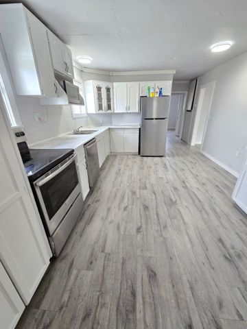 Full Rancher in Agassiz - Photo 3