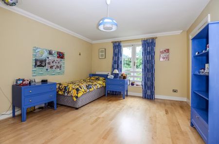 Alexandra Park Road, London, N22 - Photo 4