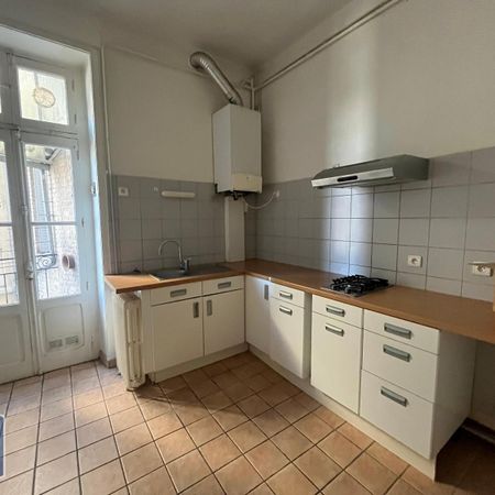 Location Appartement 2 pièces 47m² BRIVE LA GAILLARDE 19100 - Photo 3