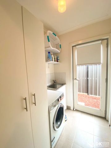 “FAMILY ENTERTAINER!” - Photo 4