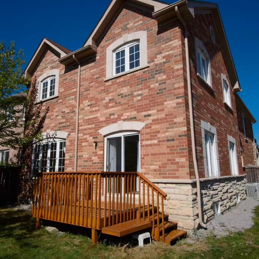 For Lease - 23 Escapade Drive, Richmond Hill, Ontario - Photo 1