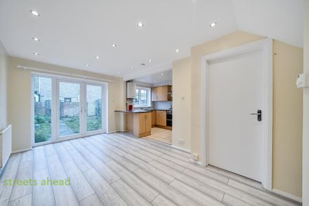 4 bedroom house to rent - Photo 3