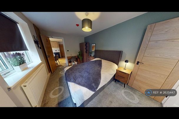 1 bedroom in a house share to rent - Photo 1