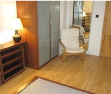 3 Bed Flat, Knighthead Point, E14 - Photo 1