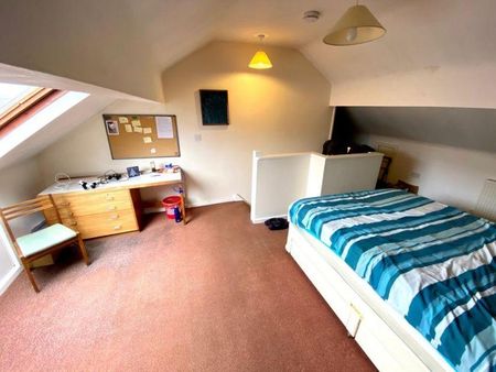 1 bedroom in a house share to rent - Photo 3