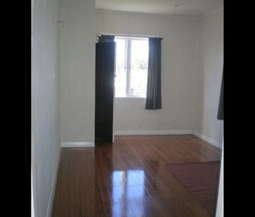 Charming 3BR Home in Wesley, Auckland - Photo 2