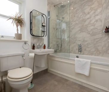 1 Bed Flat, Rotherwood Road, SW15 - Photo 1