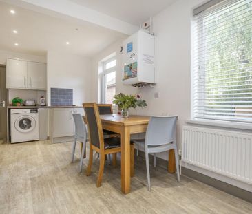 1 bedroom in a house share to rent - Photo 4