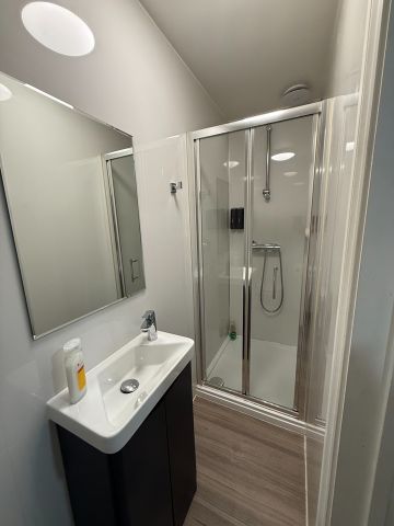 Bedsit, High Town Road, LU2 - Photo 3