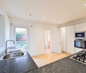 3 bedroom semi-detached house to rent - Photo 5