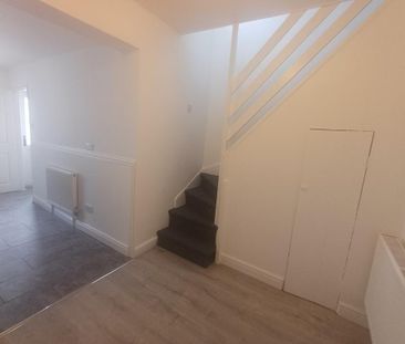 2 bedroom terraced house to rent - Photo 6