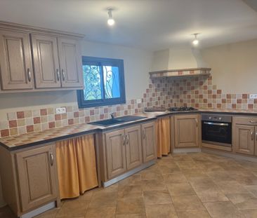 Location Appartement 2 pièces 70m² LORGUES 83510 - Photo 2