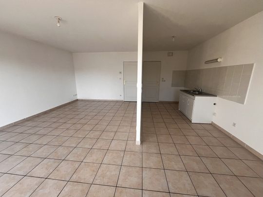 Location Appartement 3 pièces 70m² - Photo 1