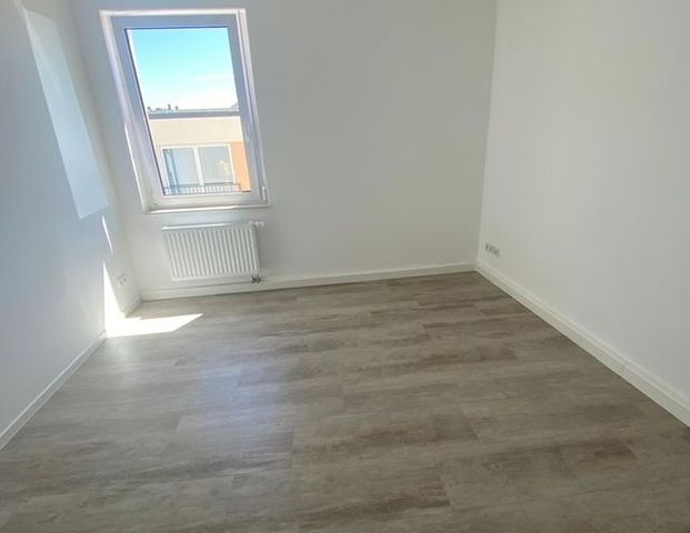 Moderne 2 Raum Wohnung Balkon Werdau ab sofort zu vermieten - Photo 1