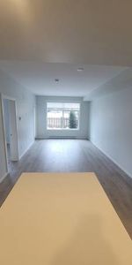 Ground Floor 2 Bed / 2 Bath / 2 Parking Brand New Unit! - Photo 3