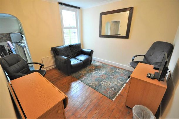 House share to rent - Photo 1