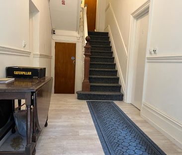 Studio Flat, Hart Hill Drive, LU2 - Photo 1