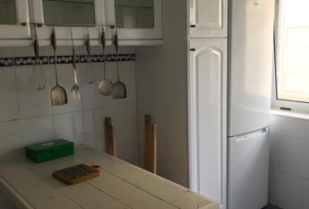 Apartamento T3 Praia da Barra, com cozinha equipada e parcialmente mobilado. Visite!