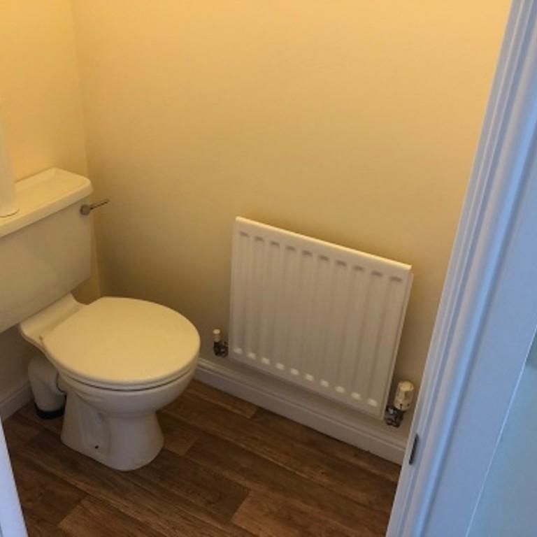 2 bedroom terraced house to rent - Photo 1