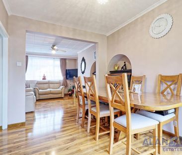 3 bedroom terraced house to rent - Photo 3
